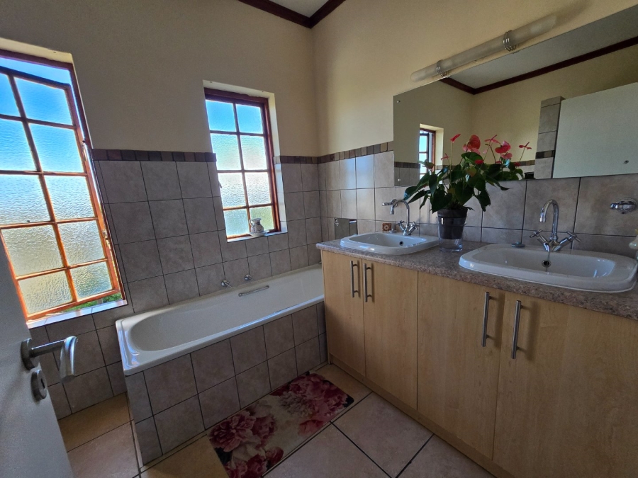 3 Bedroom Property for Sale in Woodland Hills Wildlife Estate Free State